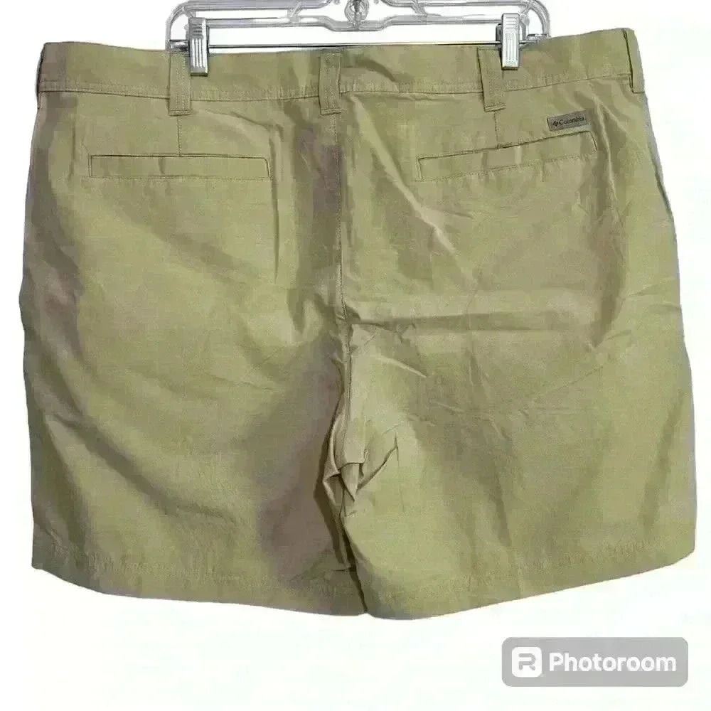 Columbia Flat Front Khaki Men’s Shorts. Size 42 - Picture 2 of 9